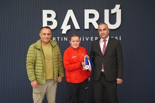 Avrupa ve Türkiye Dereceleriyle Gururlandıran Öğrencimizden Rektörümüze Ziyaret