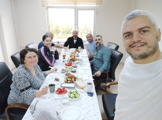 Merkezi Araştırma Laboratuvarı personeli kahvaltı organizasyonunda bir araya geldi