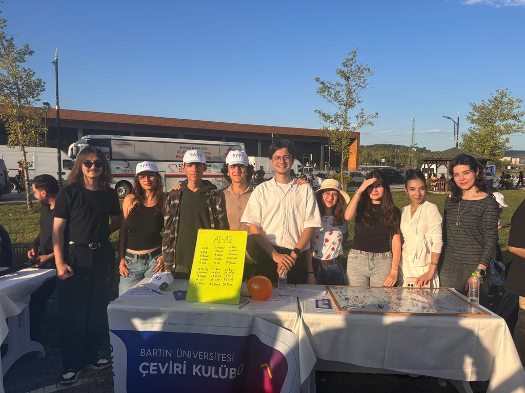Bartın Üniversitesi’nde “Hoş Geldiniz Şenliği” ile Birlikte Öğrenci Kulüp Tanıtımları Gerçekleştirildi. Fotograflar 2