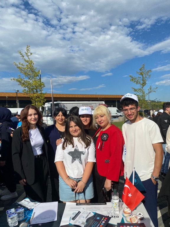 Bartın Üniversitesi’nde “Hoş Geldiniz Şenliği” ile Birlikte Öğrenci Kulüp Tanıtımları Gerçekleştirildi. Fotograflar 7