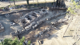 Filyos’taki Tios Antik Kenti’nde yürütülen kazı çalışmalarında Karadeniz Bölgesi’nin Roma İmparatorluk Dönemi’ne ait en büyük mezarlık alanı ortaya çıkarıldı.