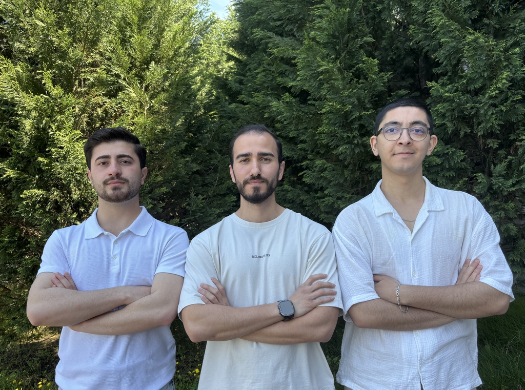 BARÜ students become finalists in the “Technology Leaders of Tomorrow Competition” Kapak