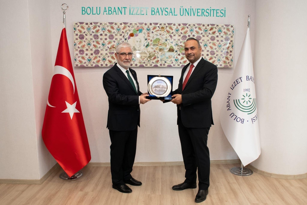 Rector Akkaya Pays Courtesy Visit to Rector Yiğit of Bolu Abant İzzet Baysal University Kapak