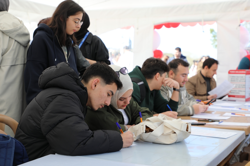 Blood Donation Campaign Launched at BARÜ in Cooperation with the Turkish Red Crescent Kapak