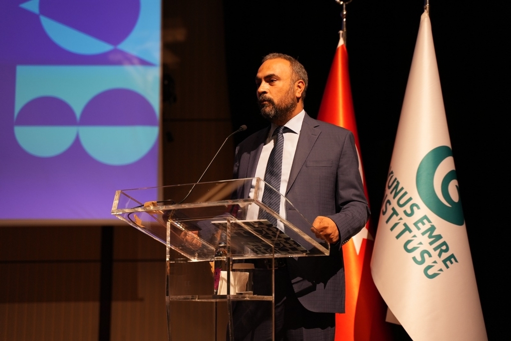 Rector Akkaya Highlights the Richness of the Turkish Language at the “Turcology Summer School” Kapak