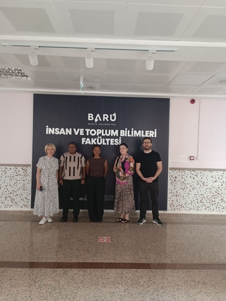Felsefe Sohbetleri etkinliğinin 16. oturumu gerçekleştirdi.