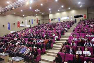 BARÜ'de Uluslararası Matematik Günü Kapsamında Gerçekleştirilen Etkinlikte Matematiğin Bilim, Teknoloji ve Günlük Yaşam Üzerindeki Etkileri Ele Alındı.