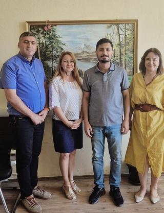 BARÜ SHMYO Management Pays a Courtesy Visit to Congratulate New Faculty Member