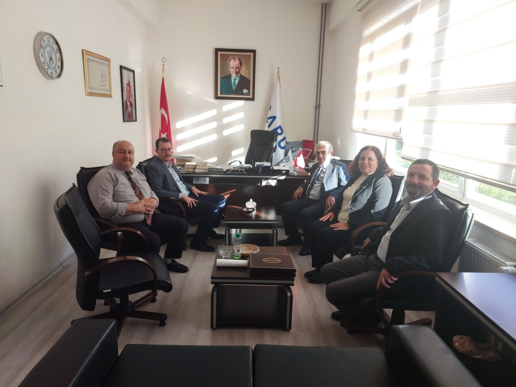 İlahiyat Fakültesi Dekanlığına atanan Prof. Dr. Ömer BAŞKAN'a hayırlı olsun ziyaretinde bulunuldu Fotograflar 0