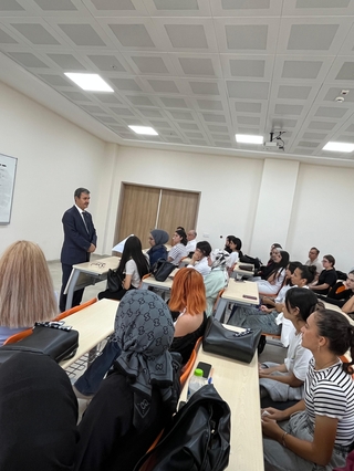 Bölüm Başkanımızdan Birinci Sınıf Öğrencilerimize “Hoşgeldin Ziyareti”