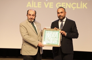 BARÜ’de Düzenlenen Etkinlikte Aile ve Gençlik Konuşuldu