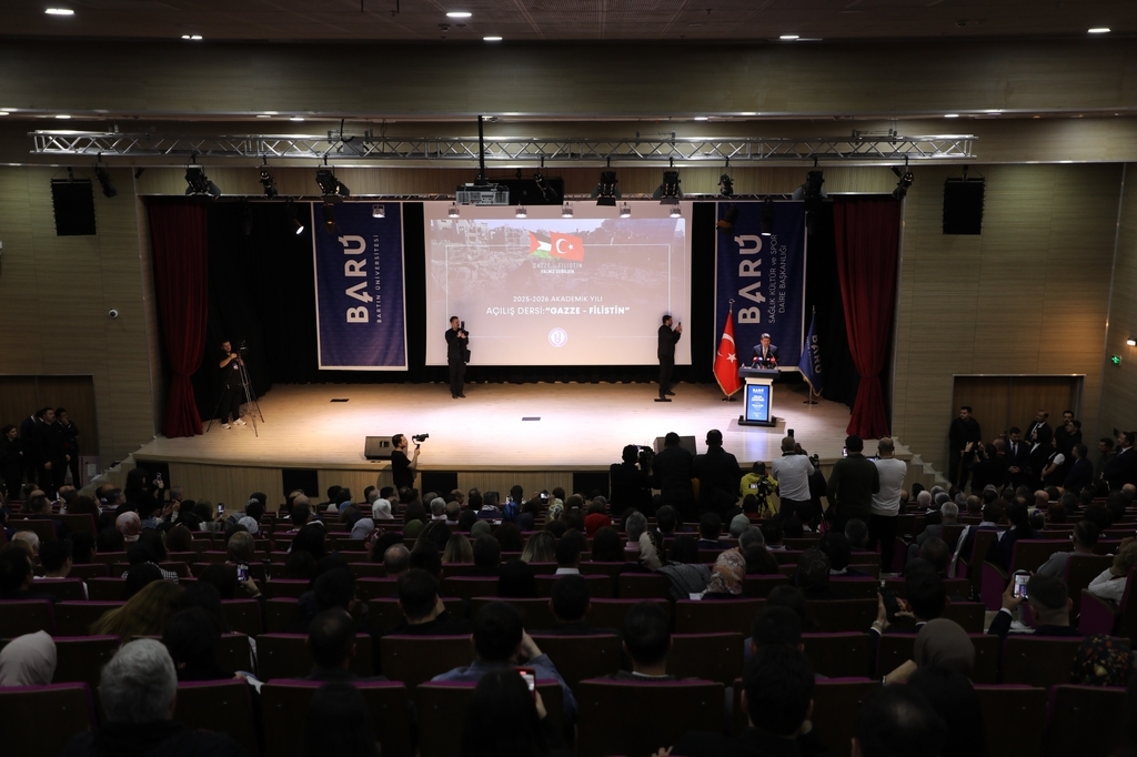 BARÜ akademik yıla Bakan Tunç’un açılış dersiyle başladı Fotograflar 18