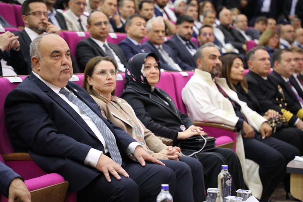 BARÜ akademik yıla Bakan Tunç’un açılış dersiyle başladı Fotograflar 16