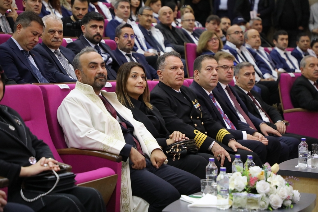 BARÜ akademik yıla Bakan Tunç’un açılış dersiyle başladı Fotograflar 15