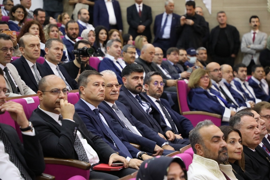 BARÜ akademik yıla Bakan Tunç’un açılış dersiyle başladı Fotograflar 13