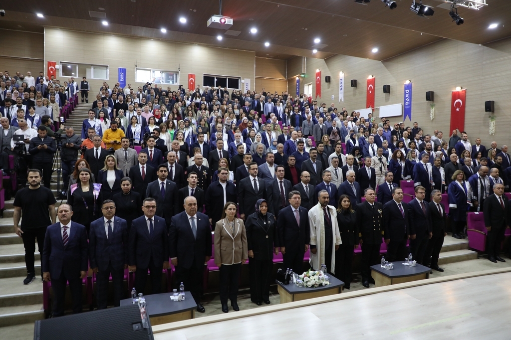 BARÜ akademik yıla Bakan Tunç’un açılış dersiyle başladı Fotograflar 0