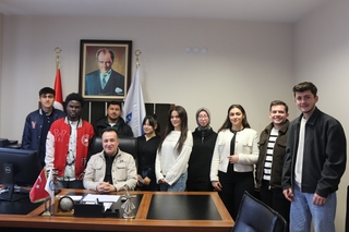 Orman Endüstri Mühendisliği Öğrencilerinden Dekanımız Prof. Dr. Bülent Kaygın’a 25 Şubat Kutlaması