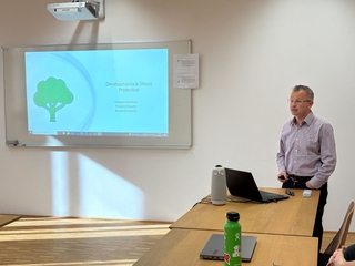 Slovenya’da Bilimsel Buluşma: Prof. Dr. Sivrikaya InnoRenew CoE’de Ahşap Koruma Konferansı Verdi.