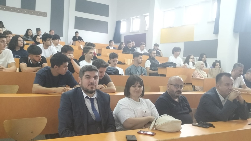BÖLÜMÜMÜZ ÖĞRENCİLERİ İÇİN ORYANTASYON EĞİTİMİ DÜZENLENDİ Fotograflar 0