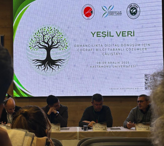 Bölümümüz Öğretim Üyesi Prof.Dr. Ayhan Ateşoğlu ve 4. Sınıf Öğrencileri "Yeşil Veri: Ormancılıkta Dijital Dönüşüm İçin Coğrafi Bilgi Tabanlı Çözümler" Çalıştayına Katıldı