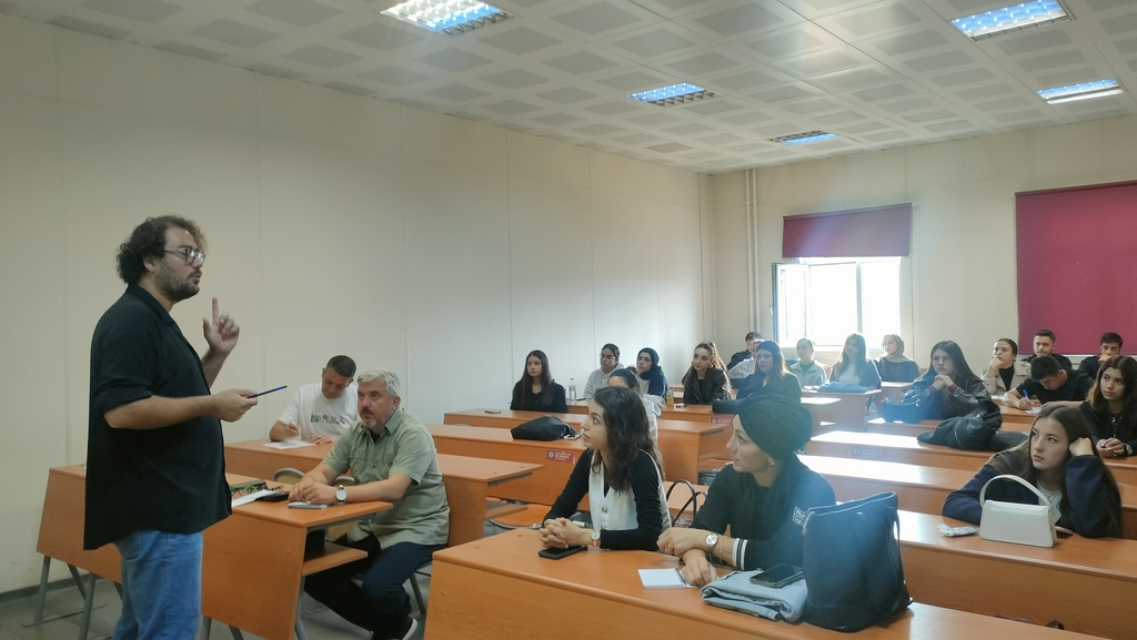 Halkla İlişkiler ve Tanıtım Programı 1. Sınıf Öğrencilerine Oryantasyon Eğitimi Fotograflar 2