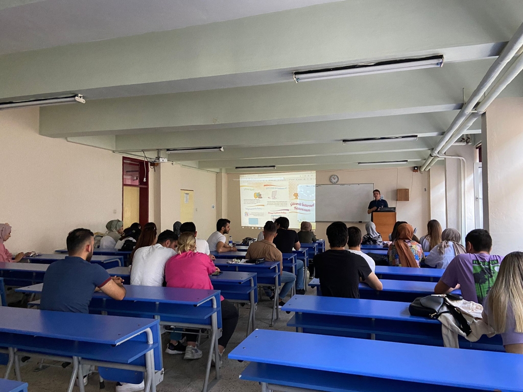 Tütün ve İnternet Bağımlılığı Anlatıldı Fotograflar 0