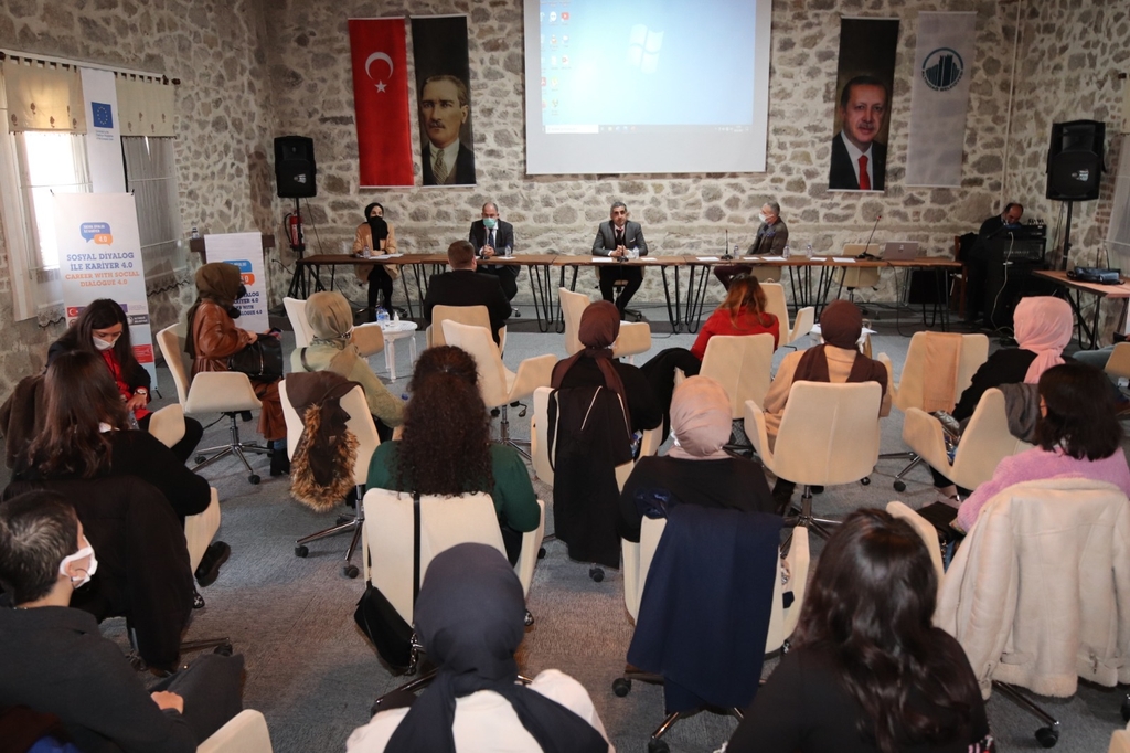 Öğrencimiz Sosyal Diyalog ile Kariyer 4.0 Panelinde Konuştu Fotograflar 1