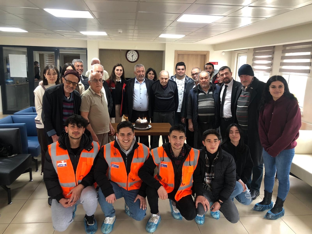 Yaşlılar Haftası’nda Huzurevine Anlamlı Ziyaret Fotograflar 0