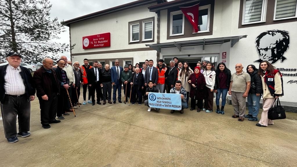 Yaşlılar Haftası’nda Huzurevine Anlamlı Ziyaret Fotograflar 11