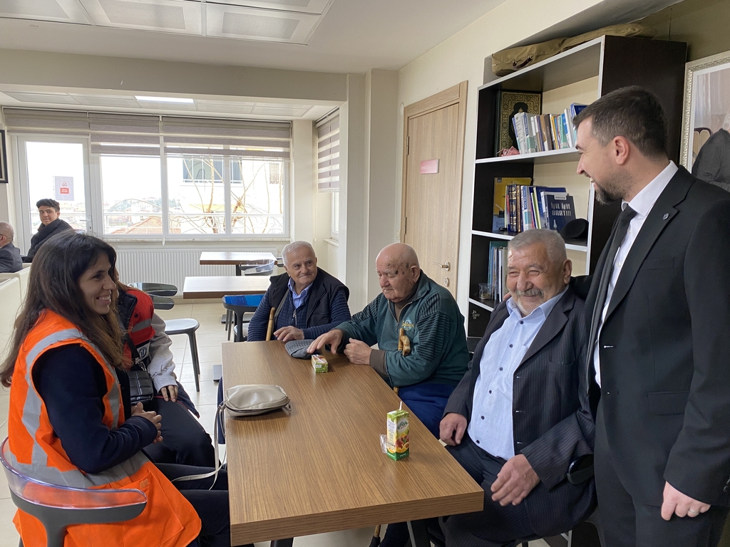 Yaşlılar Haftası’nda Huzurevine Anlamlı Ziyaret Fotograflar 15