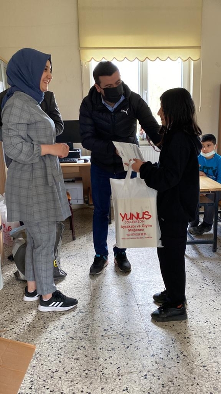 İlkokul Öğrencileriyle 23 Nisan Sevincini Paylaştık Fotograflar 2