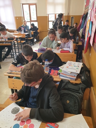 TÜBİTAK 2209 Destekli Proje ile Öğrenciler Molekülleri Kartonla Modellerle Tanıdı