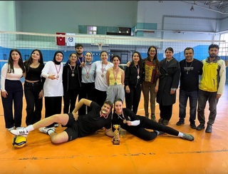 Volleyballturnier zwischen den Vorbereitungsklassen fand statt.