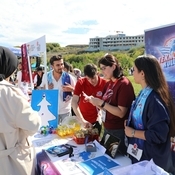 Bartın Üniversitesi (BARÜ) öğrencileri düzenlenen ‘Hoş Geldiniz’ şenliğiyle yeni eğitim-öğretim dönemine coşkuyla başladı. Fotograflar 3