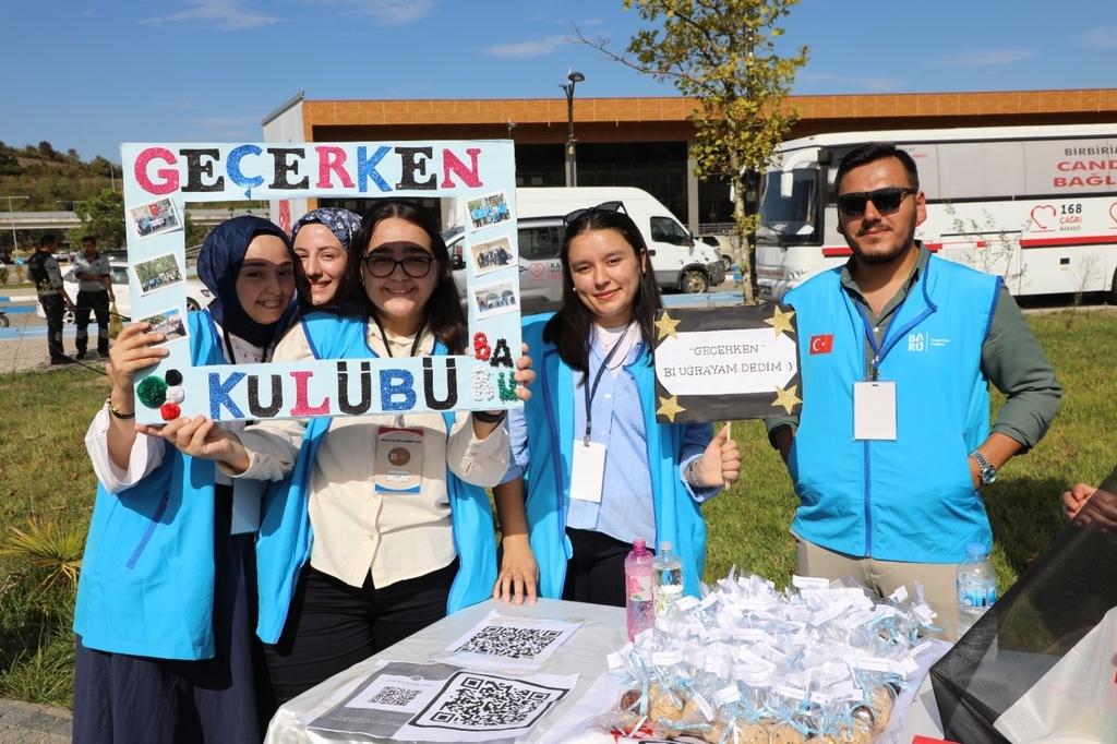 Bartın Üniversitesi (BARÜ) öğrencileri düzenlenen ‘Hoş Geldiniz’ şenliğiyle yeni eğitim-öğretim dönemine coşkuyla başladı. Fotograflar 6