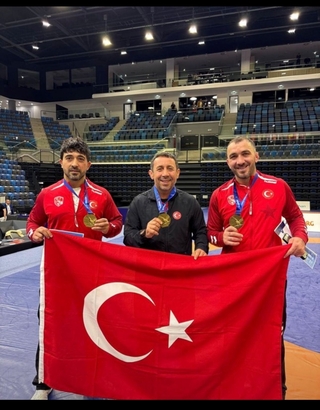 Antrenörlük Eğitimi Bölümü Öğrencimizden Veteranlar Dünya Güreş Şampiyonası’nda Bronz Madalya