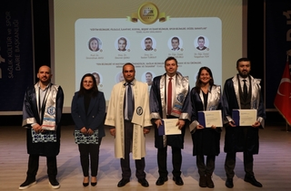 Fakültemiz Akademisyenlerinden “Akademik Giysi ve Akademik Performans Ödül Töreni”nde Büyük Başarı!