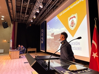 Bartın Üniversitesi’nde Sahil Güvenlik Mesleki Tanıtım ve Bilgilendirme Eğitimi Gerçekleştirildi