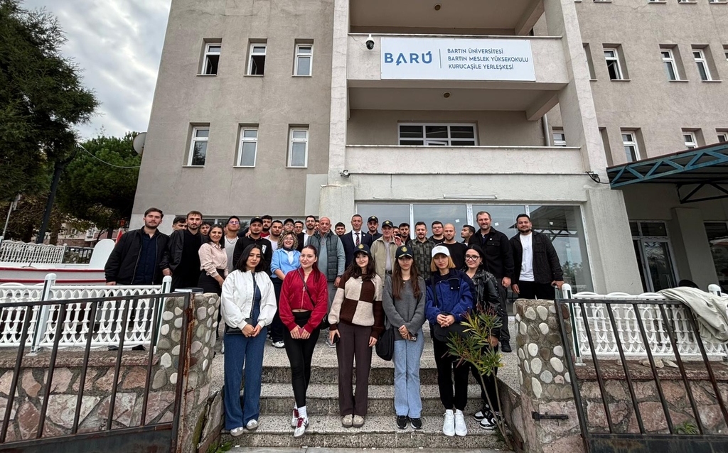 Türkiye Yat Kaptanları ve Çalışanları Derneği Okulumuzu Ziyaret Etti Fotograflar 3