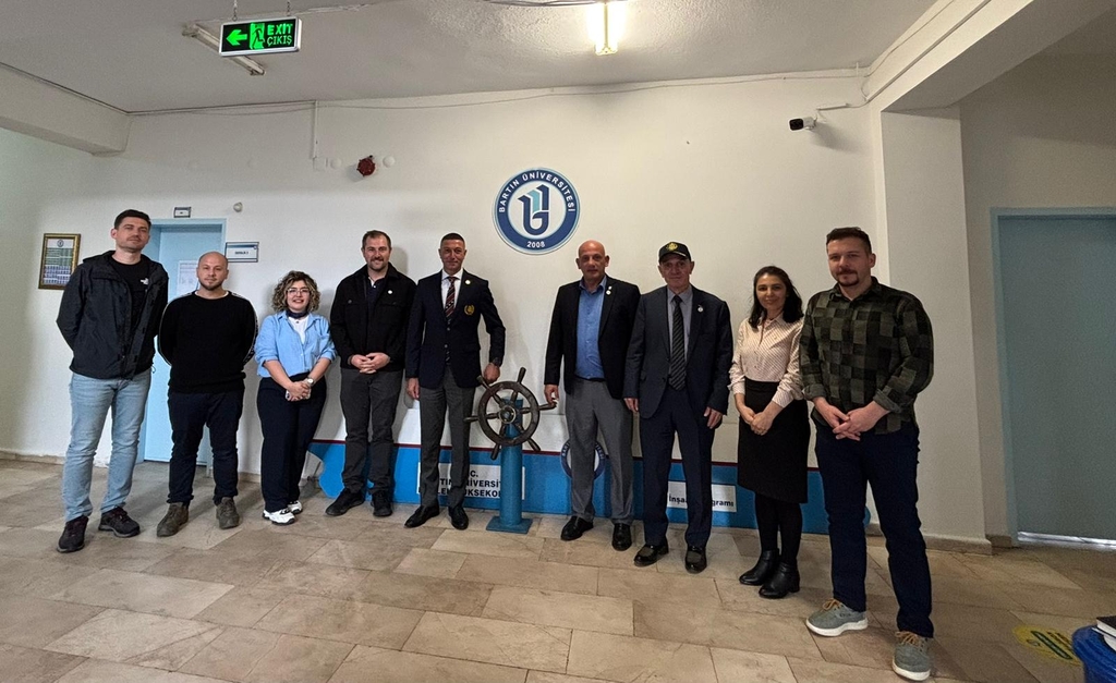 Türkiye Yat Kaptanları ve Çalışanları Derneği Okulumuzu Ziyaret Etti Fotograflar 0