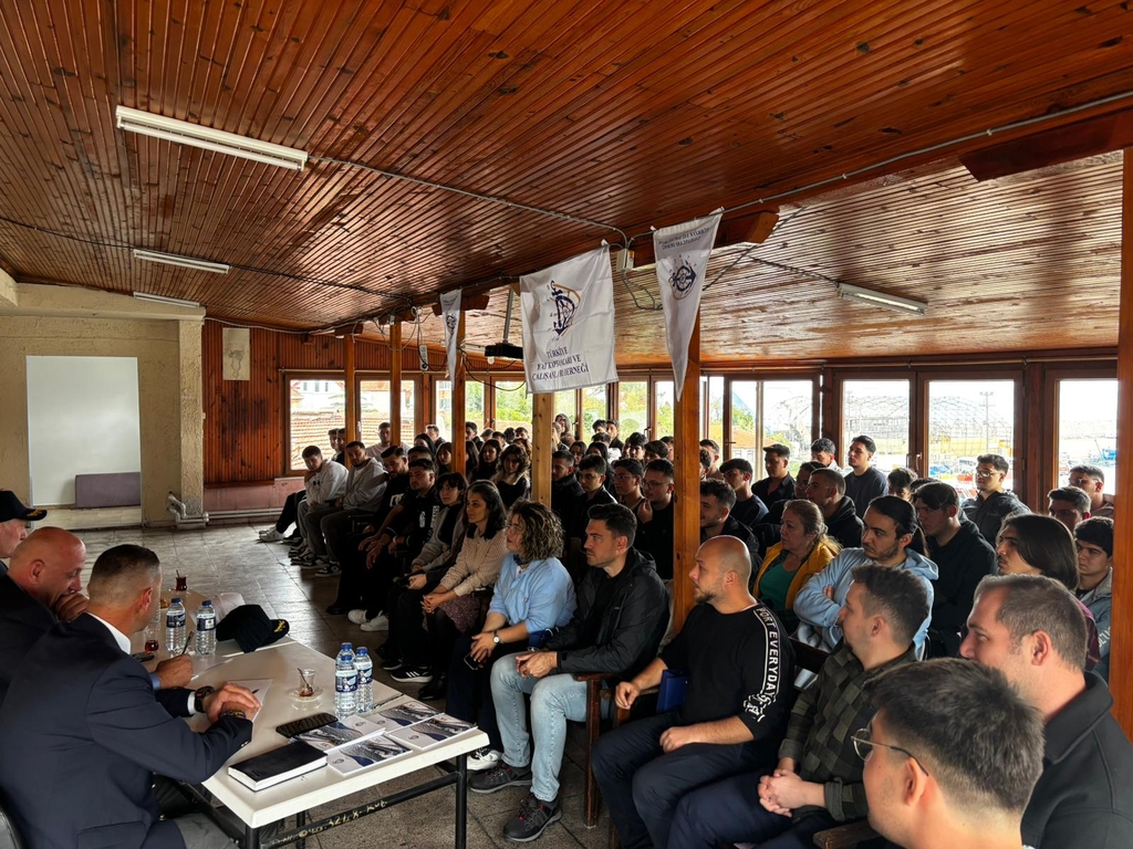 Türkiye Yat Kaptanları ve Çalışanları Derneği Okulumuzu Ziyaret Etti Fotograflar 13