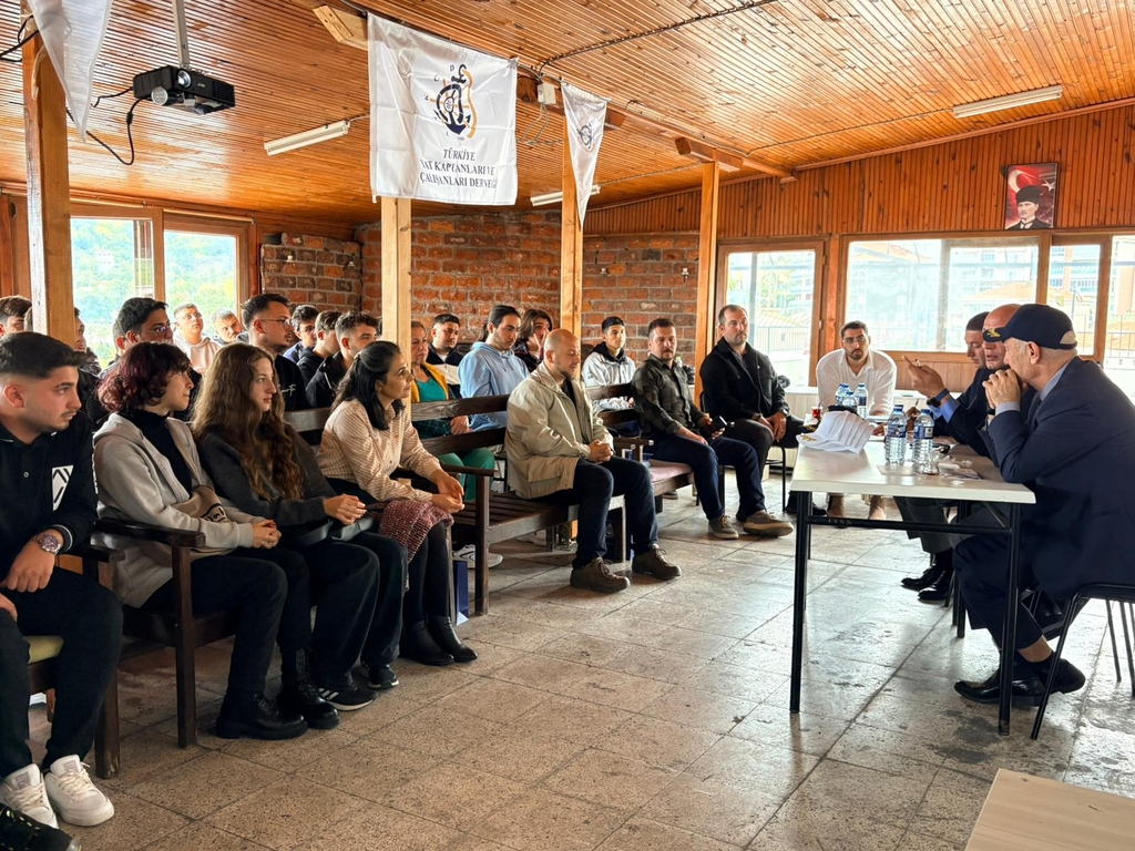 Türkiye Yat Kaptanları ve Çalışanları Derneği Okulumuzu Ziyaret Etti Fotograflar 8