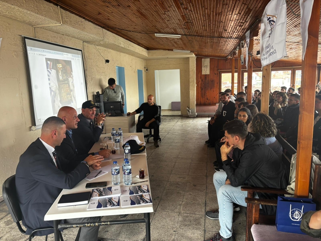 Türkiye Yat Kaptanları ve Çalışanları Derneği Okulumuzu Ziyaret Etti Fotograflar 10