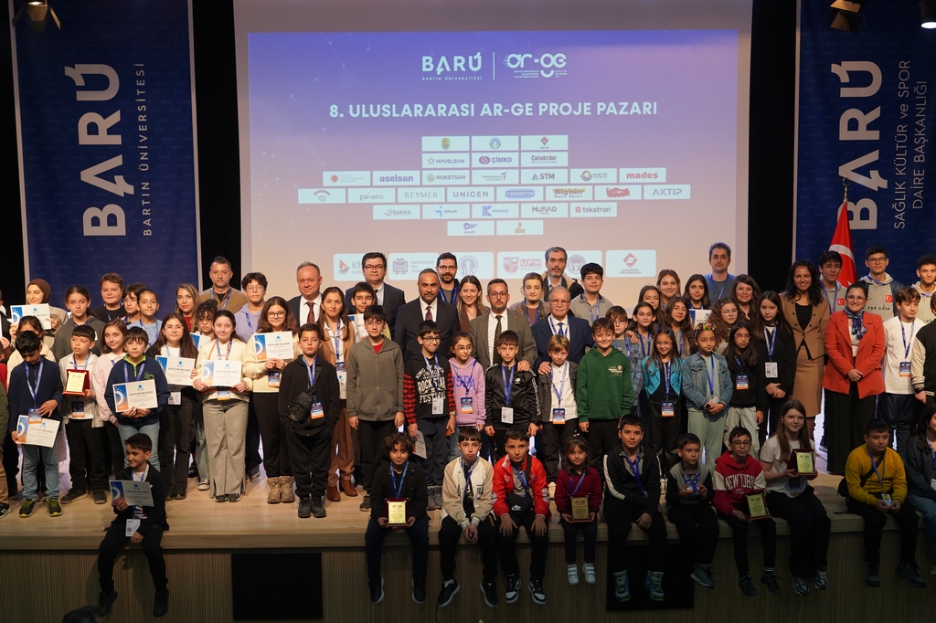 “Çocuk mucitler” BARÜ’de projelerini sergiledi Kapak