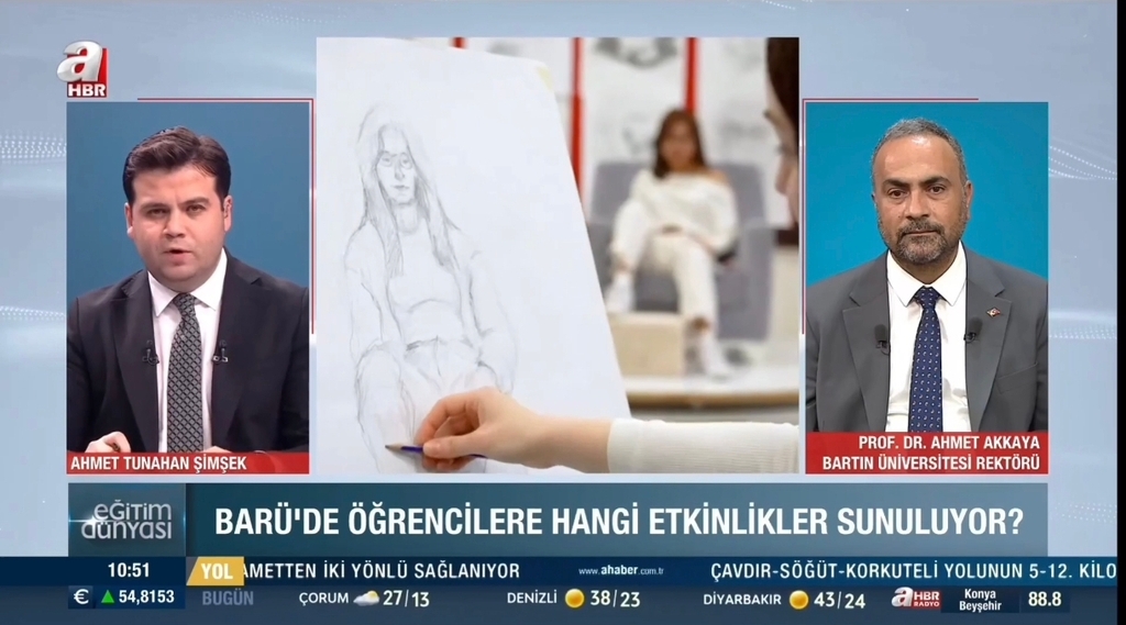 Rektör Akkaya, tercih döneminde canlı yayınlarla aday öğrencilerin yanında oluyor Kapak