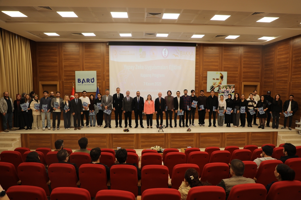 BARÜ yapay zekâ eğitimleriyle dijital dönüşüme katkı sunuyor Kapak
