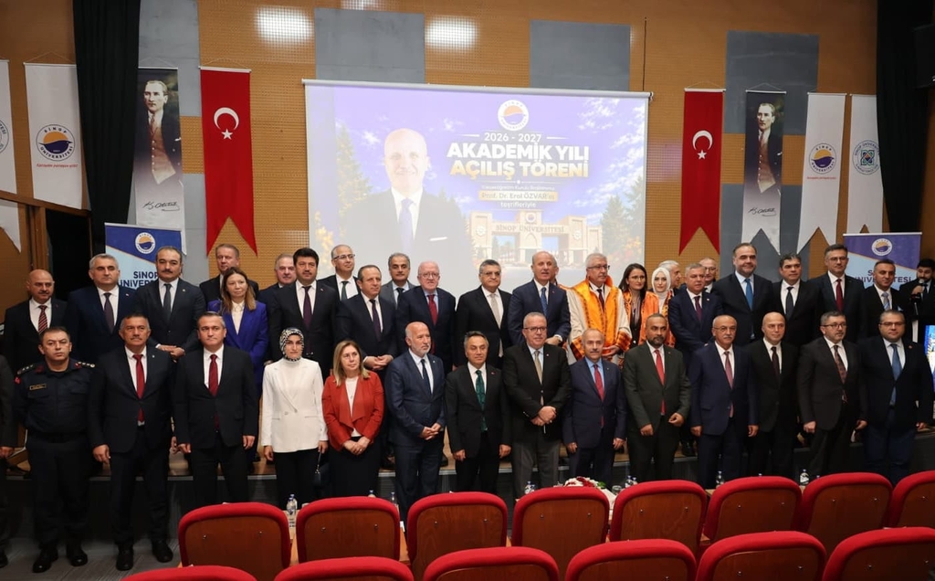 Rektör Akkaya, Sinop’ta YÖK Başkanı Özvar’ın katılımıyla düzenlenen programlarda yer aldı Kapak