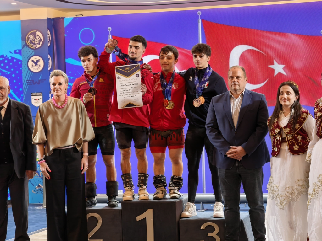 BARÜ’lü milli sporculardan Avrupa Halter Şampiyonası’nda 5 madalya Kapak