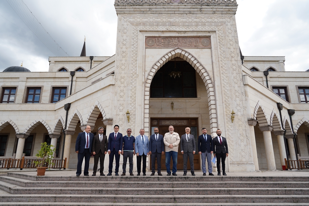 Cumhurbaşkanı Başdanışmanı İsrafil Kışla’dan BARÜ’ye ziyaret Kapak