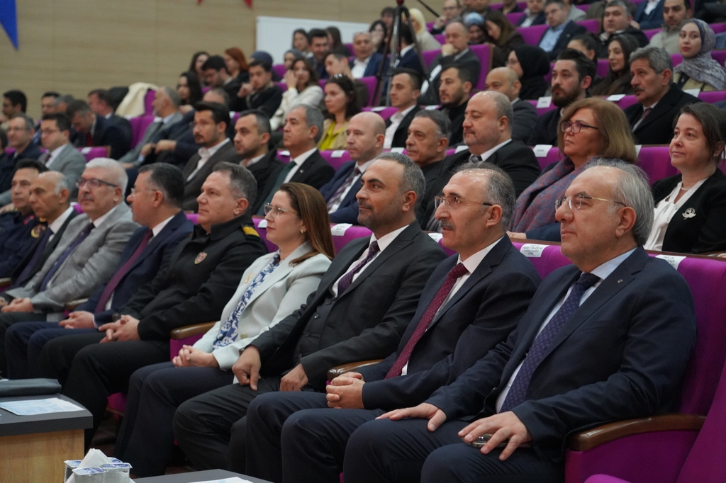 BARÜ 8. Uluslararası Ar-Ge Proje Pazarı görkemli bir törenle başladı Kapak